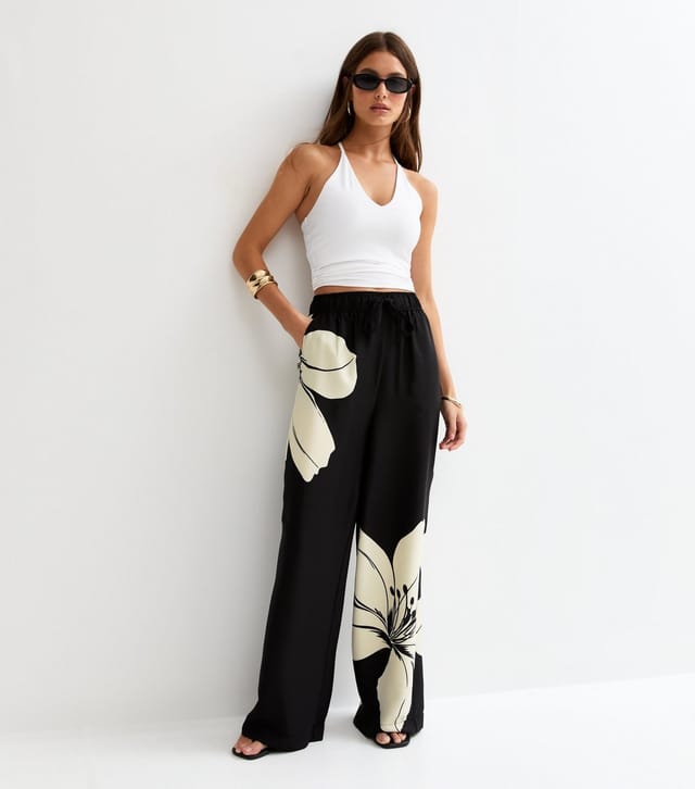 New Look Women's Black Lily Large Floral Wide Leg Trousers New Look - 2
