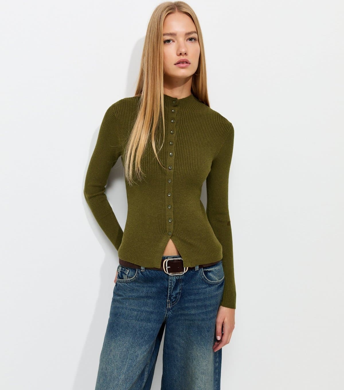New Look Women's Light Khaki Ribbed Knit Button Front Split Hem Top New Look