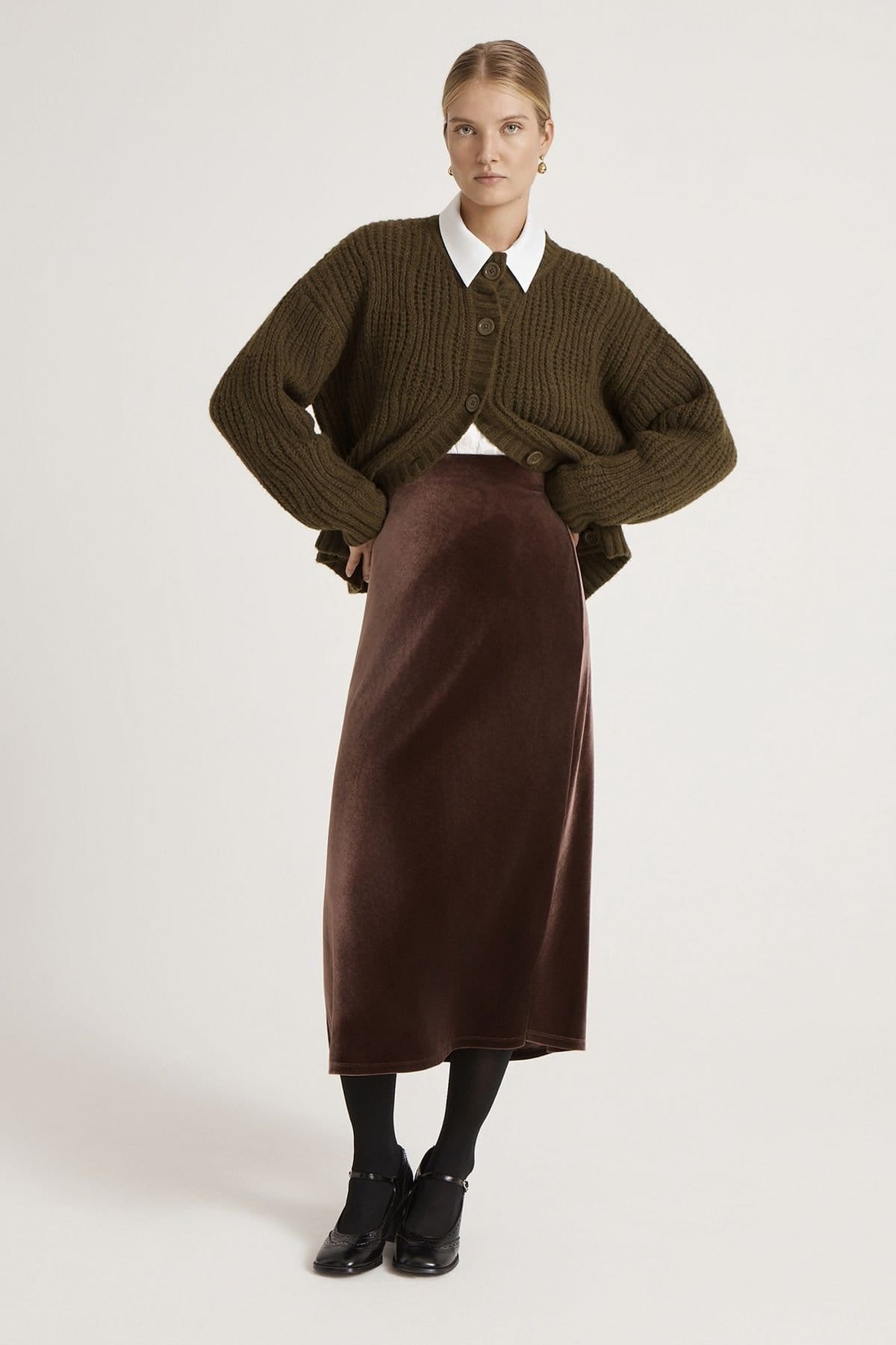 Finery London Finery London Women's Ailsa Round Neck Knitted Cardigan in Dark Olive - 4