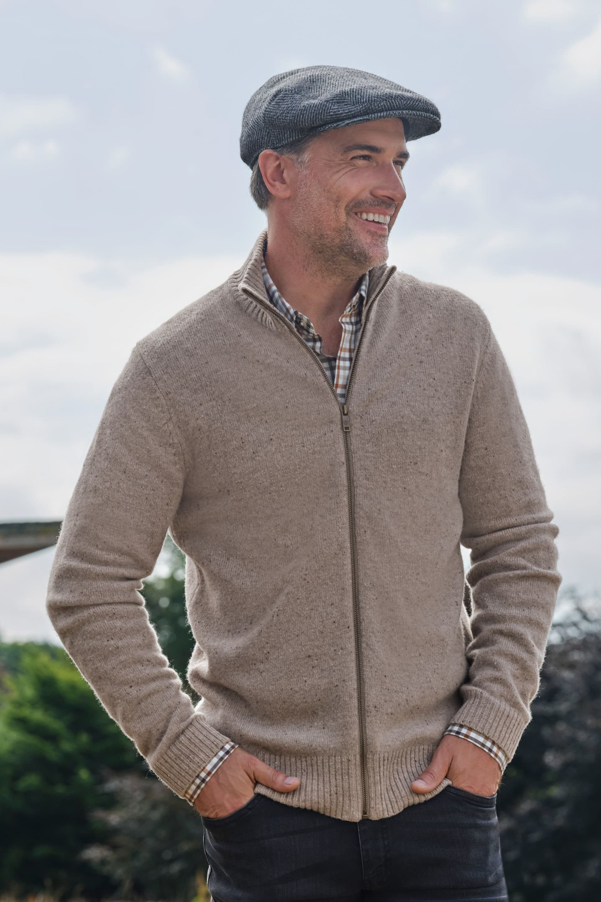 WoolOvers WoolOvers Men's 100% Wool Lincoln Zipper Cardigan in Camel