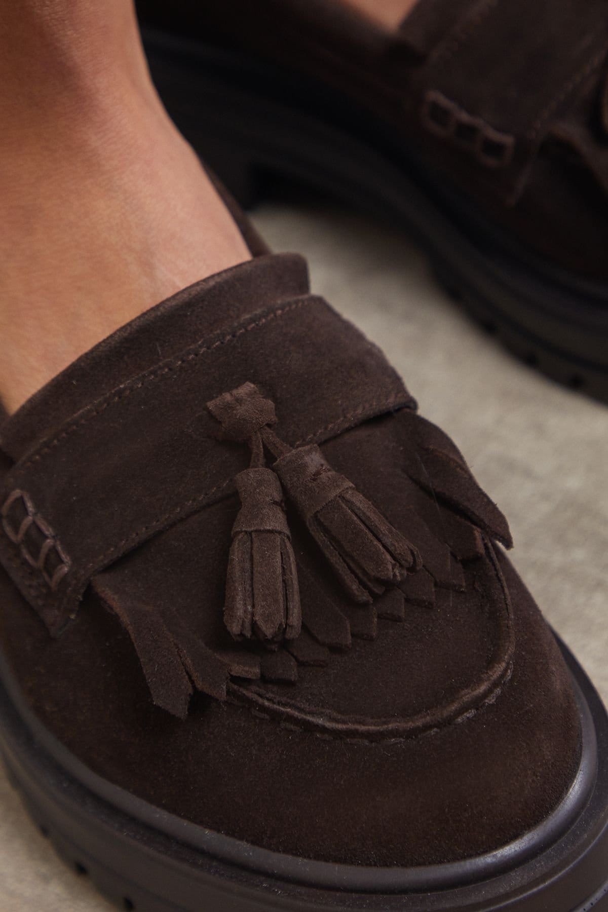 Oasis Oasis Women's Brooker Suede Tassel Chunky Loafers in Chocolate - 4