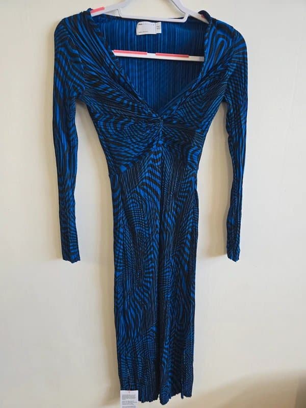 ASOS ASOS Design Blue & Black Swirl Plissé Maxi Dress