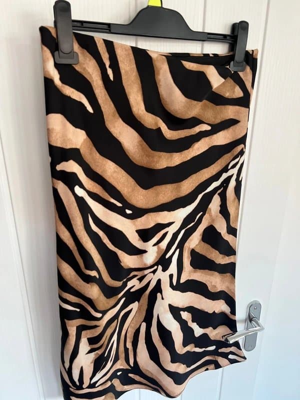 River Island River island satin midi skirt Size 12