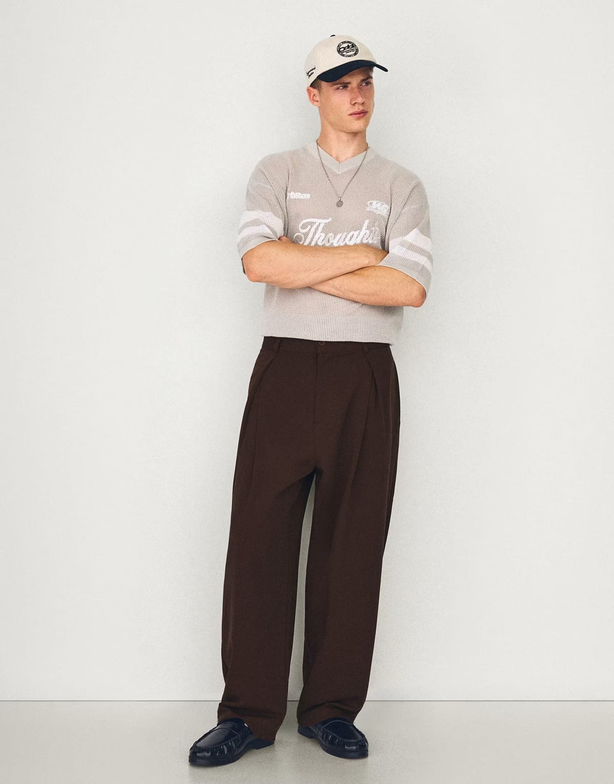 ASOS Bershka Pleated baggy trousers in brown - 1