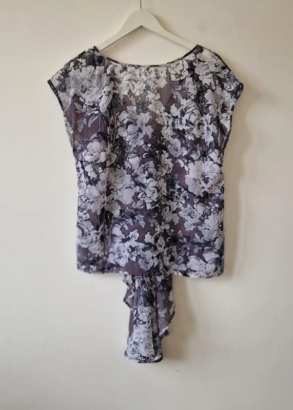 Papaya Papaya Sheer Blouse NEW Size 14 Grey Floral Chiffon Handkerchief Holiday Top