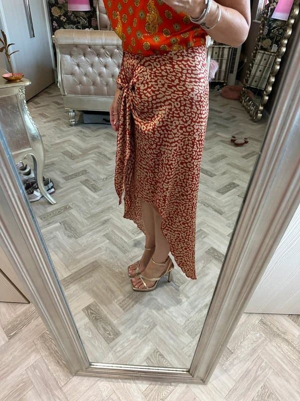 Never Fully Dressed Beautiful Never Fully Dressed skirt size L