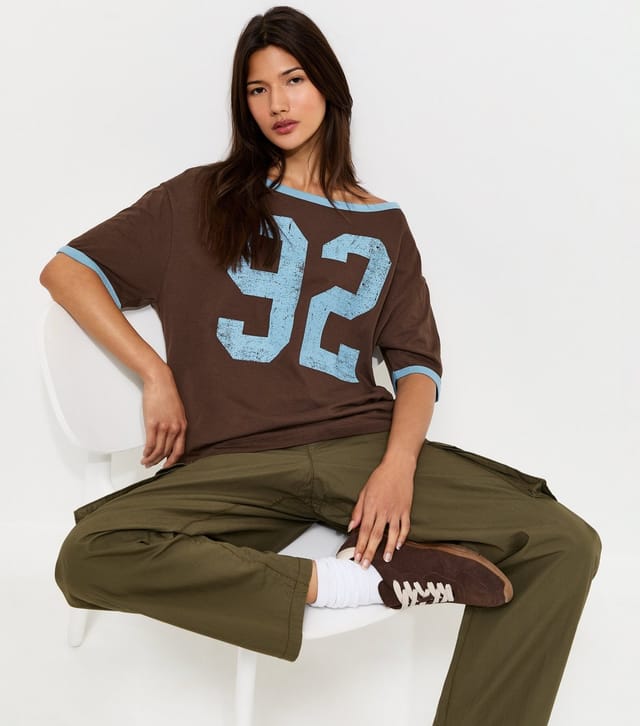 New Look Women's Brown Cotton 92 Logo Off the Shoulder T-Shirt New Look - 2