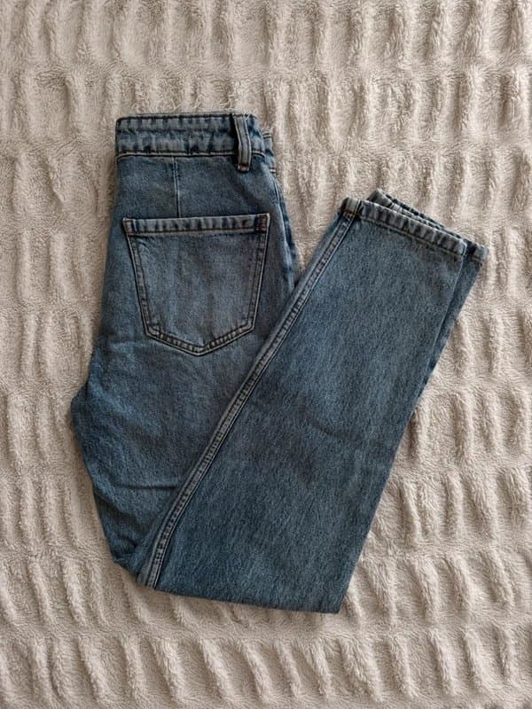 Bershka Bershka High-waisted blue denim jeans #highwaisted #denim size 00
