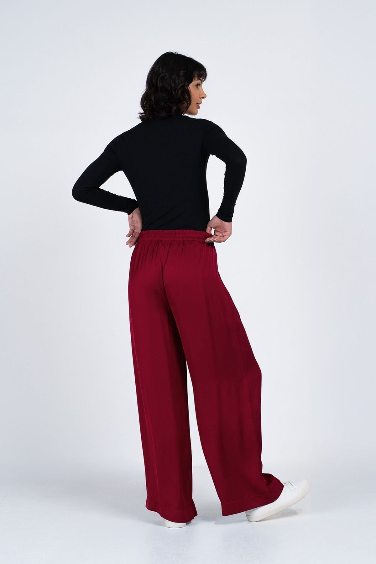 Kettlewell Kettlewell Women's Satin Wide Leg Trousers in Maroon - 4