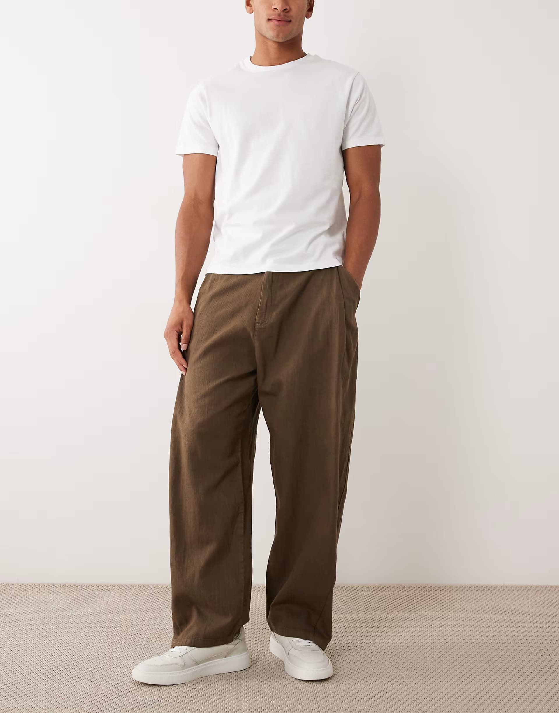 ASOS Bershka Super baggy trousers linen blend in brown - BROWN