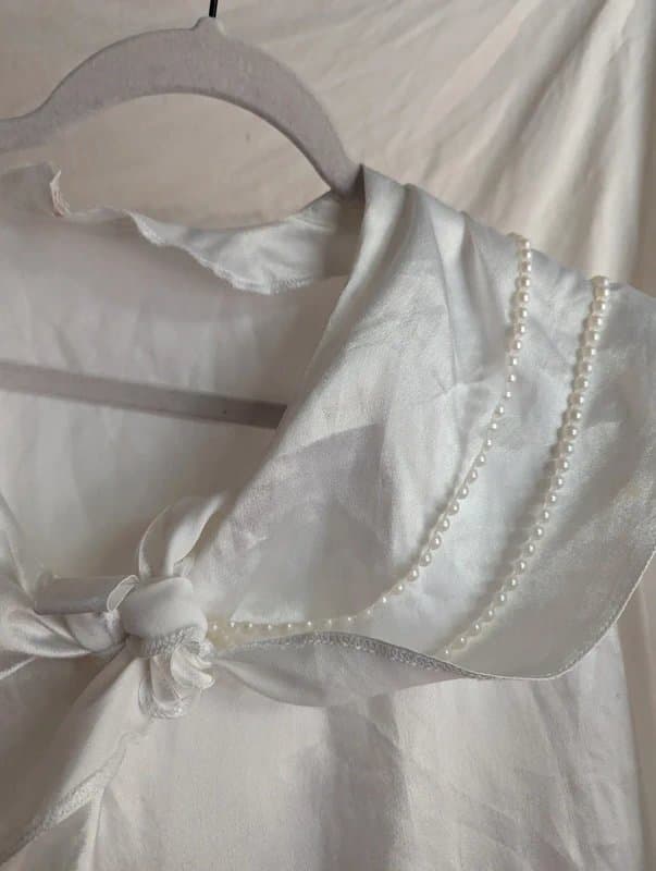 Japan Style Excellent condition vintage retro Japanese deadstock satin pearl detail collared blouse