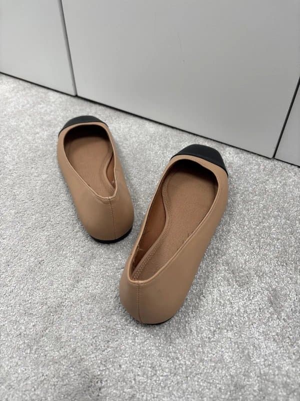 ASOS Design Women’s flat ballerina pumps size 6