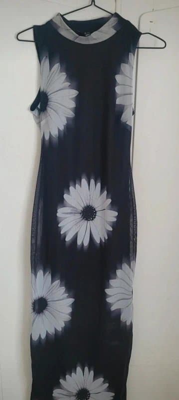 New Look Daisy floral bodycon tulle dress midi maxi