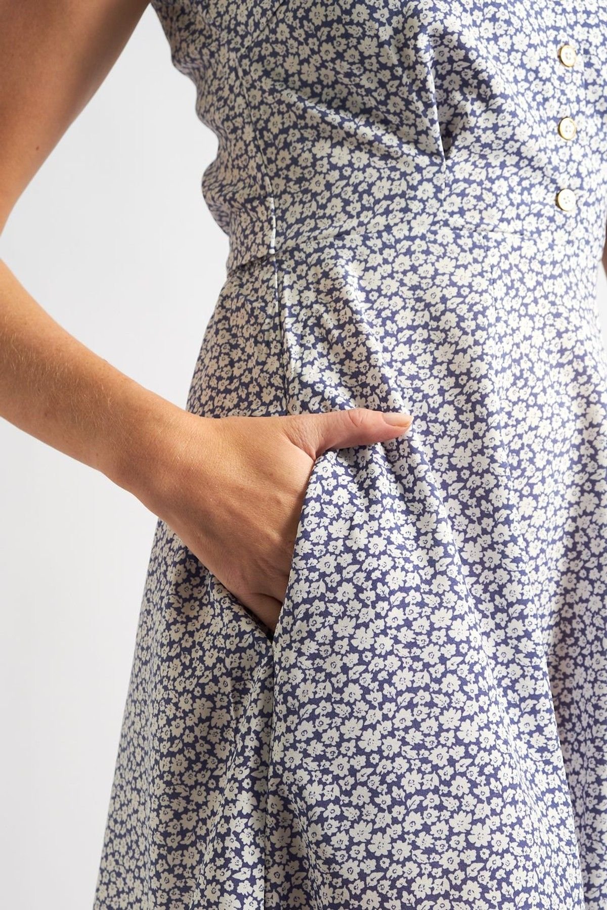 Louche Louche Women's Cathleen Mini Floral Tea Dress Blue - 4