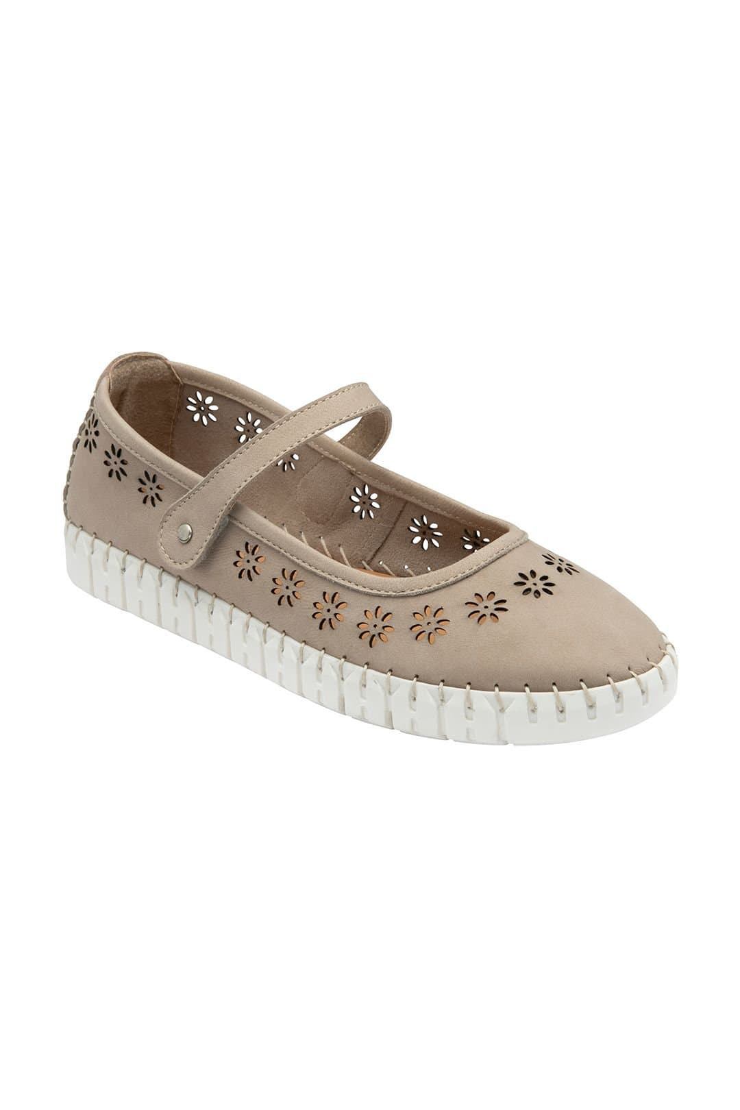Lotus Lotus Women's 'Aurelia' Nubuck Flat Shoes in Natural