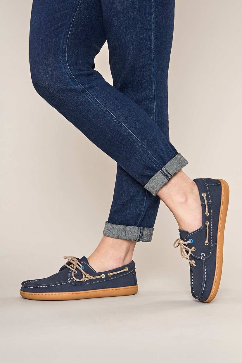 Moshulu Moshulu Women's 'Fowey' Nubuck Boat Shoes in Indigo - 1