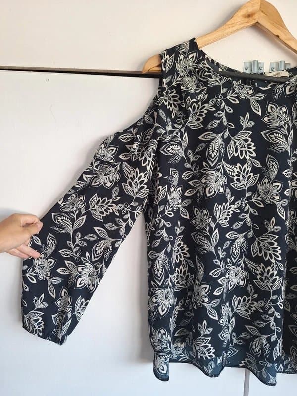 Papaya Papaya open shoulder blouse size UK 16