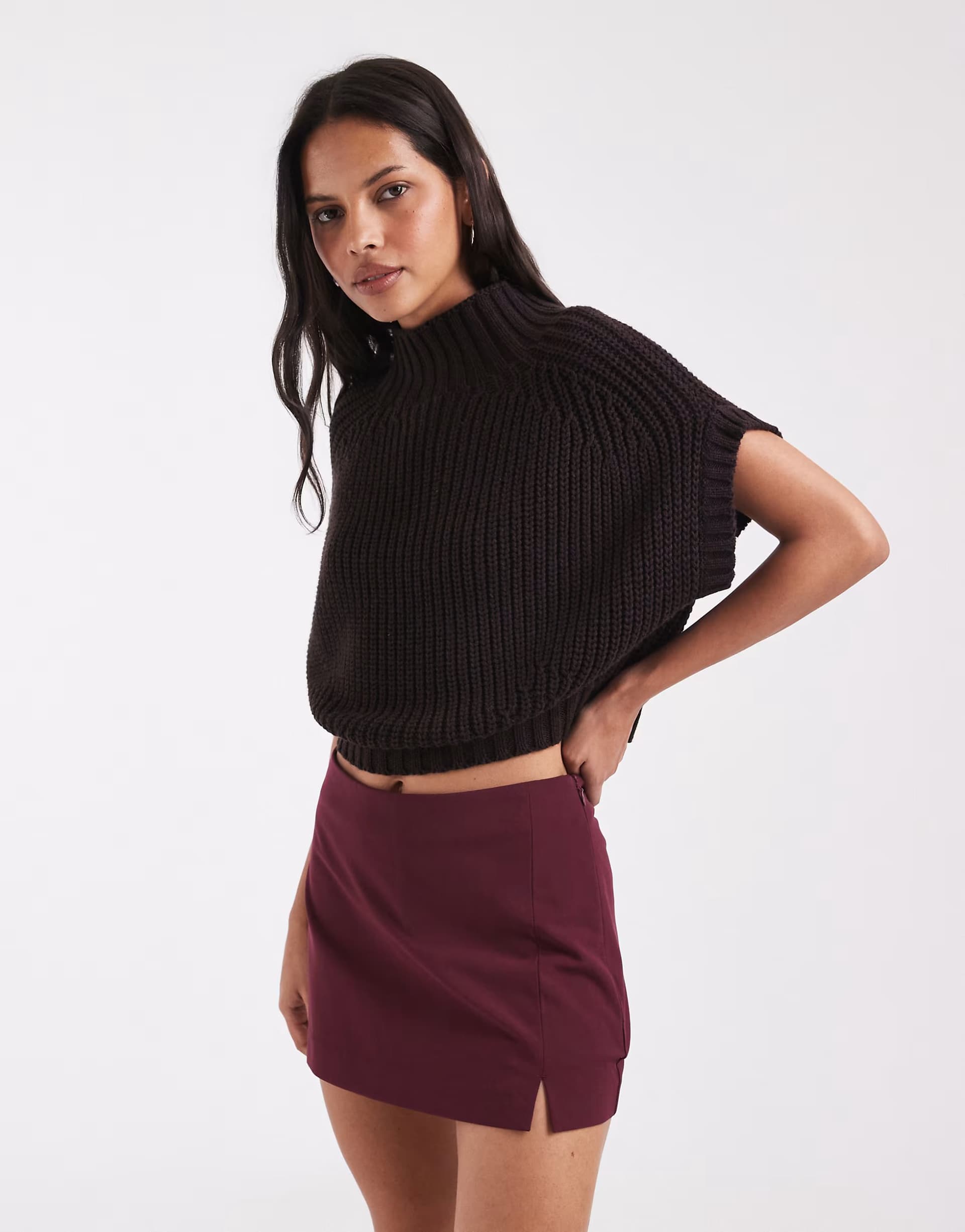 ASOS ASOS DESIGN Tailored pelmet mini skort with split in burgundy