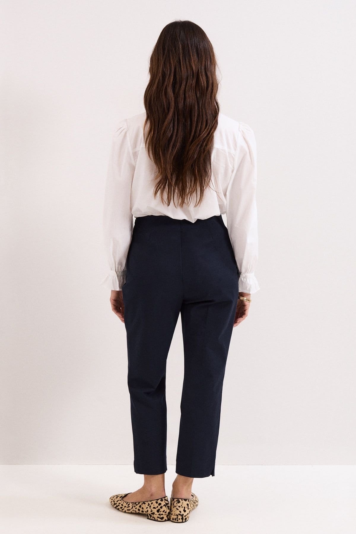 Phase Eight Phase Eight Women's Miah High Rise Cropped Trousers in Dark Navy - 4