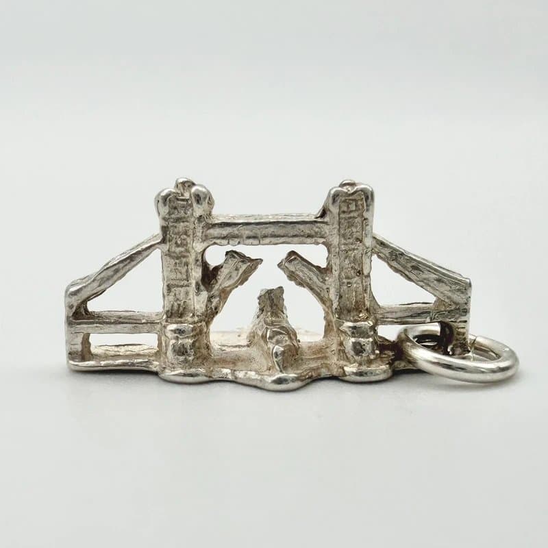 no brand Vintage 925 Sterling Silver Tower Bridge Charm Pendant