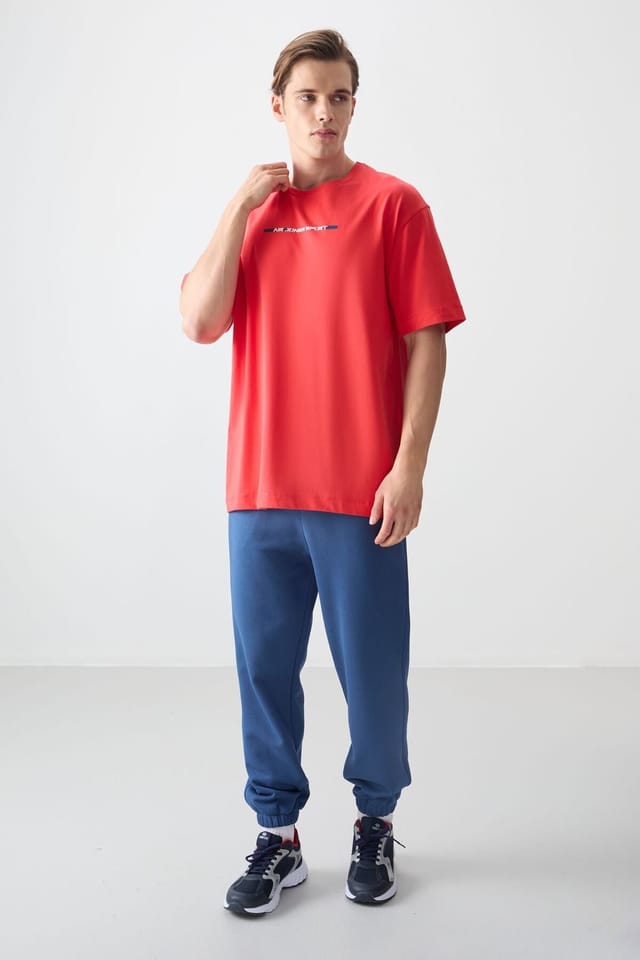 Tommy Life Tommy Life Men's Oversized Cotton Printed T-Shirt in Red - 3