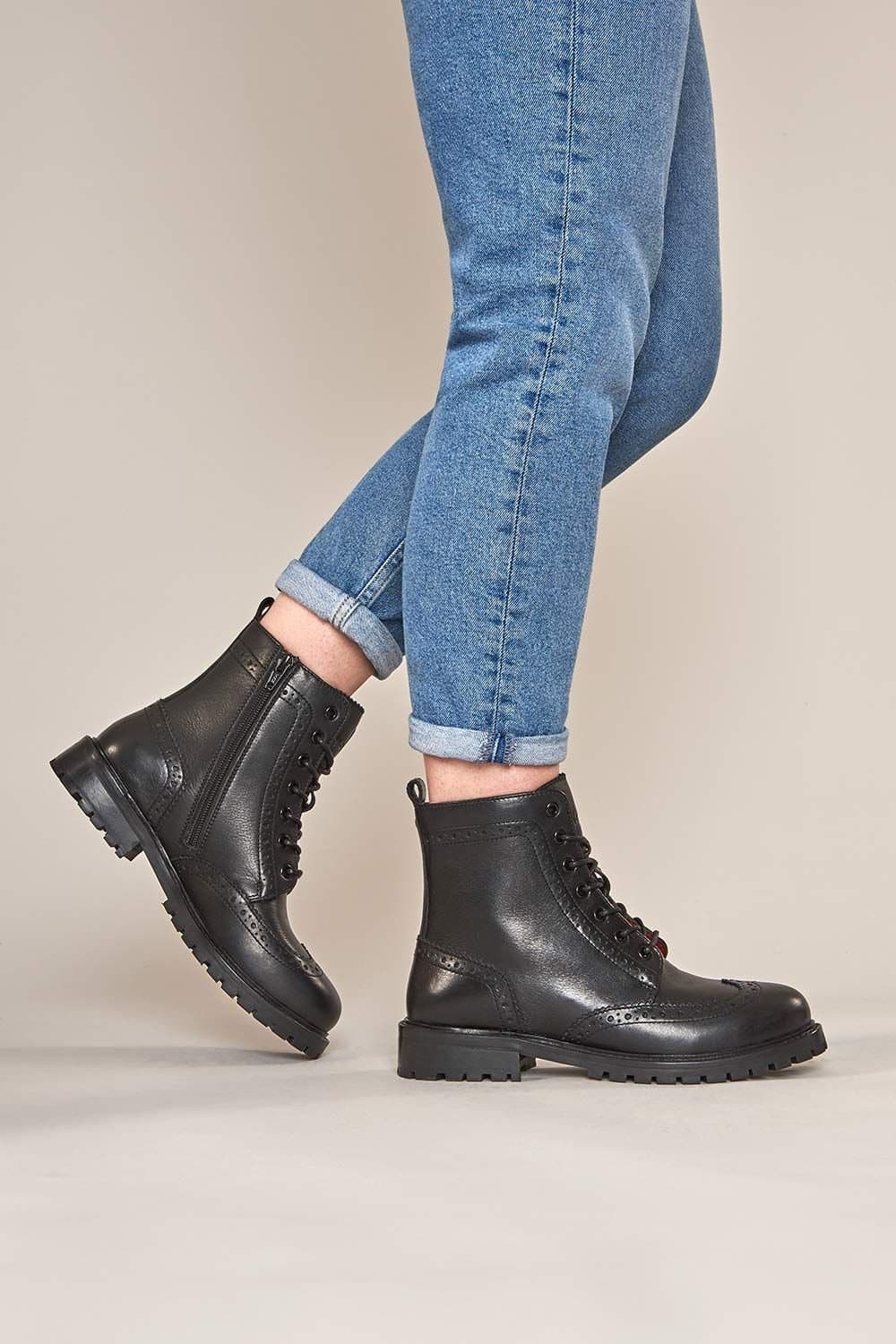Moshulu Moshulu Women's 'Filico' Brogue Lace-up Boots in Black