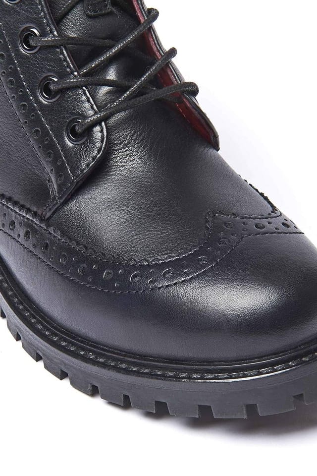 Moshulu Moshulu Women's 'Filico' Brogue Lace-up Boots in Black - 3