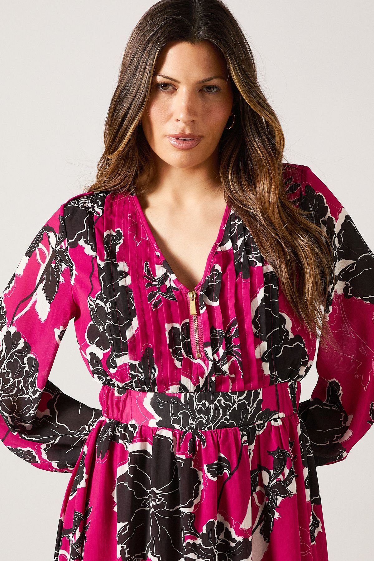 Wallis Wallis Women's Floral Pin Tuck Detail Zip Midi Dress in Raspberry - 3