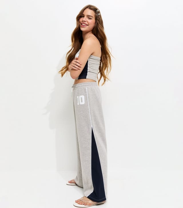 New Look Girls' Grey Cotton Rich 10 Print Oversized Wide Leg Joggers New Look - 3