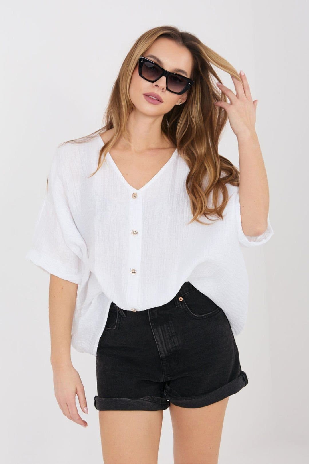 Love Lace Love Lace Women's Textured V Neck Short Sleeve Shirt in White