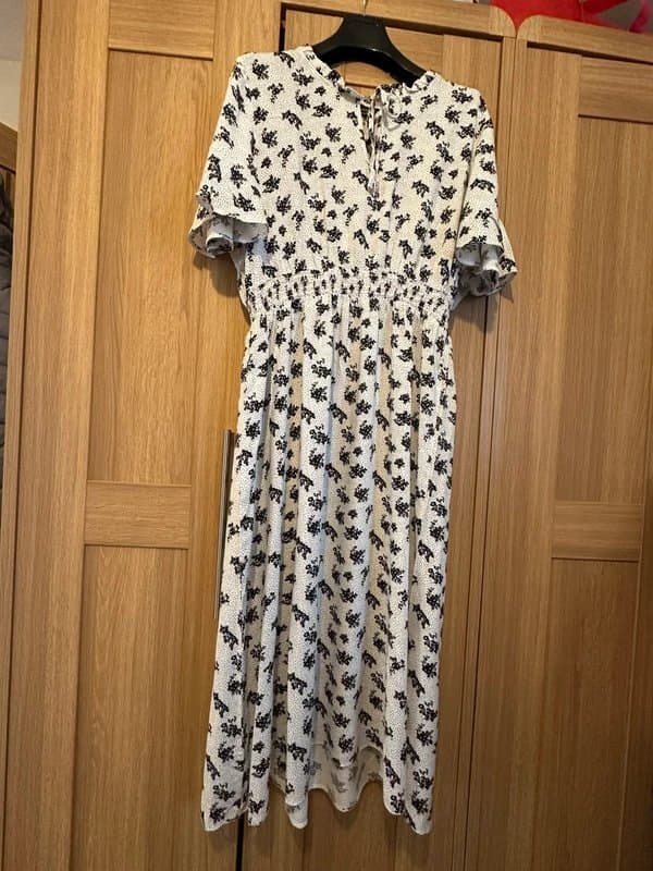 Dorothy Perkins Pretty Dorothy Perkins Floral Maxi Dress