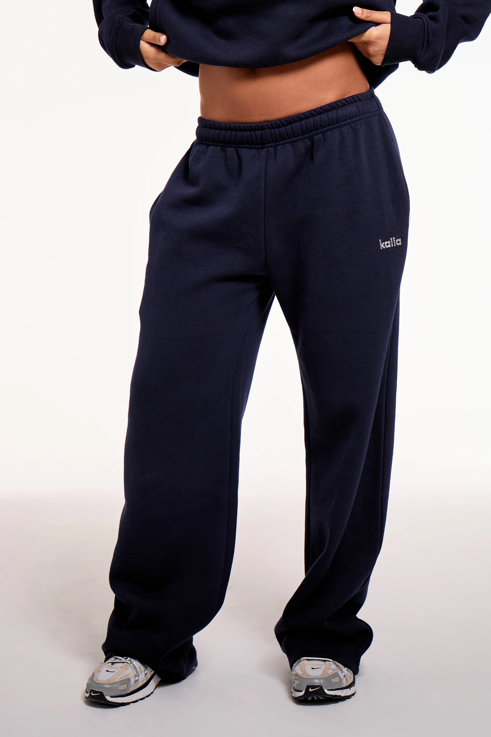 Kaiia Kaiia Chrome Logo Mid Rise Wide Leg Joggers Navy - 3