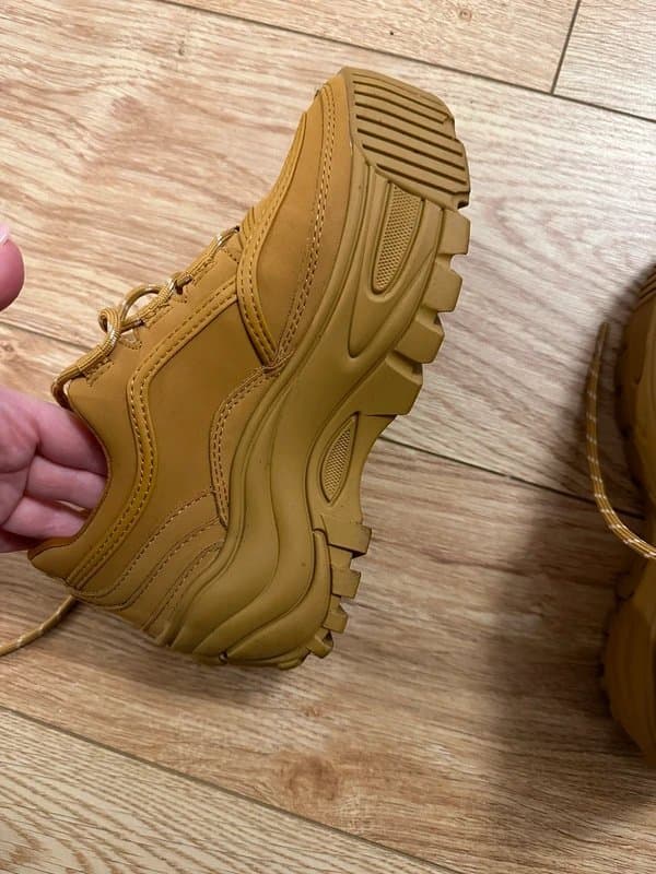 Bershka Bershka Mustard shoes size 3 eu 35