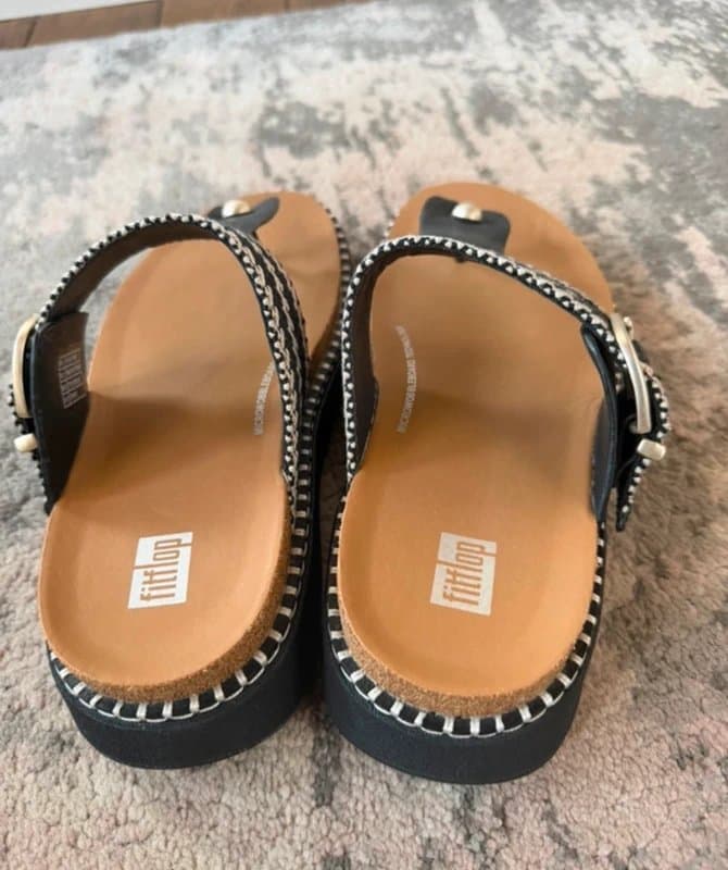 FitFlop FitFlop Toe post sandals. Limited Edition. Brand new. Size 4