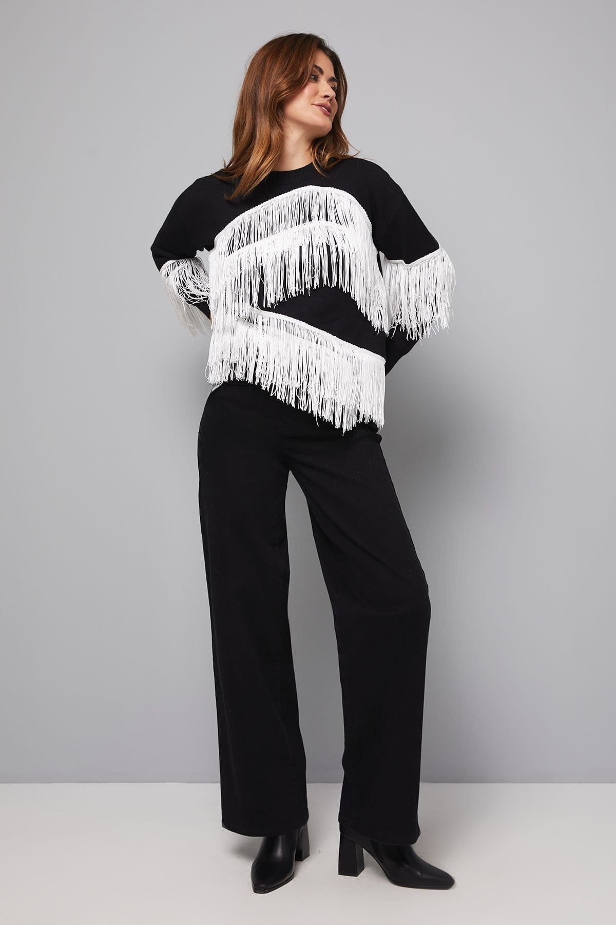 Wallis Wallis Women's Contrast Fringe Knitted Jumper in Black - 4
