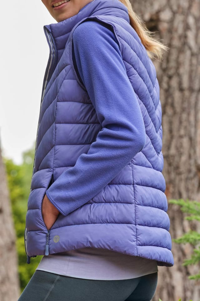 WoolOvers WoolOvers Women's Glen Puffer Gilet in Purple - 2