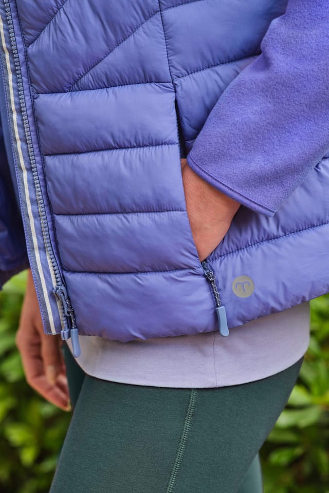 WoolOvers WoolOvers Women's Glen Puffer Gilet in Purple - 3