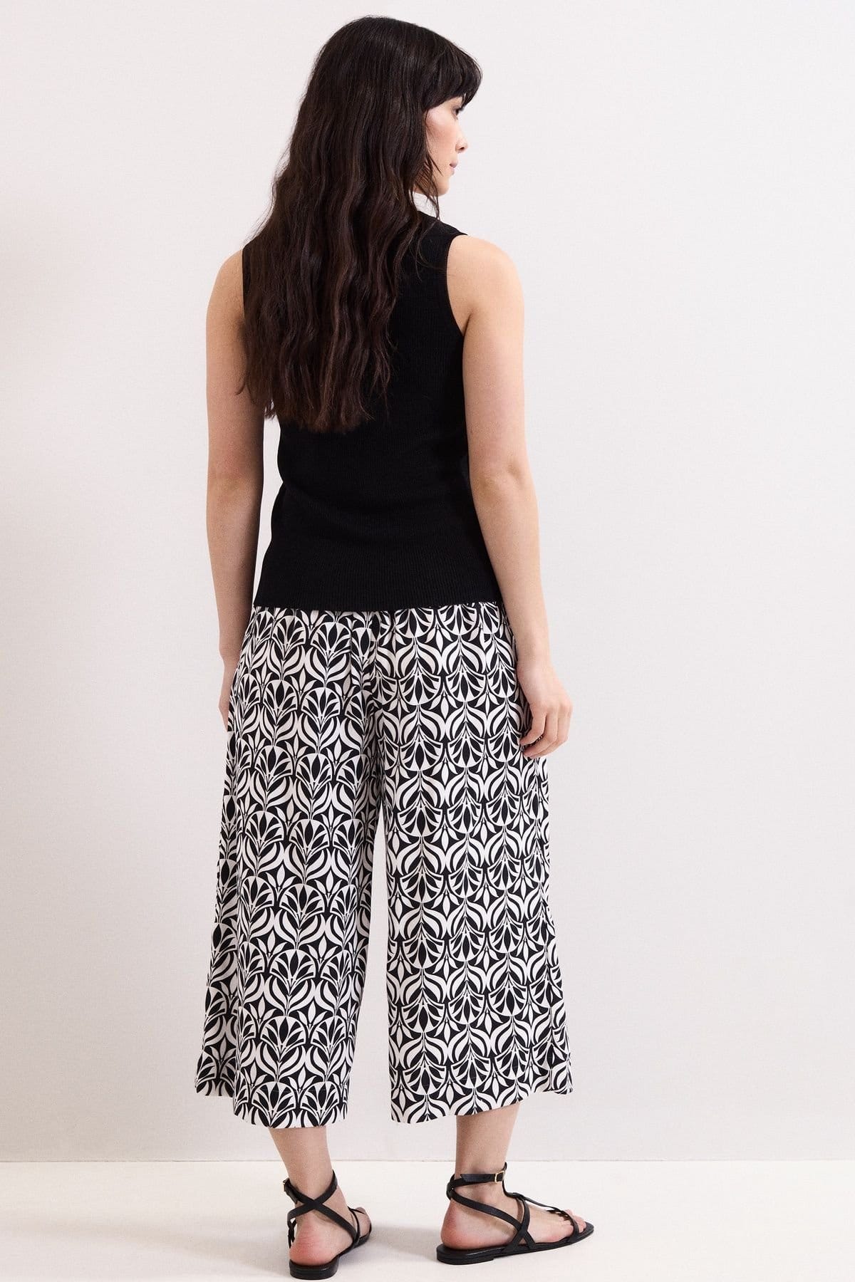 Phase Eight Phase Eight Women's Josie High Waisted Culotte Trousers in Black - 4