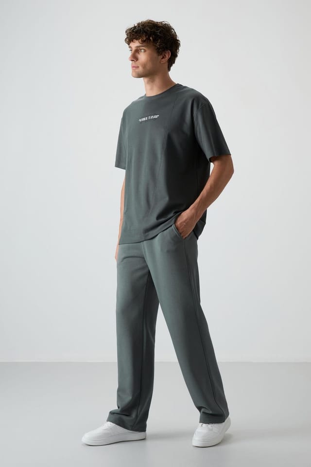 Tommy Life Tommy Life Men's Oversized Printed Cotton-Blend T-Shirt in Charcoal - 2