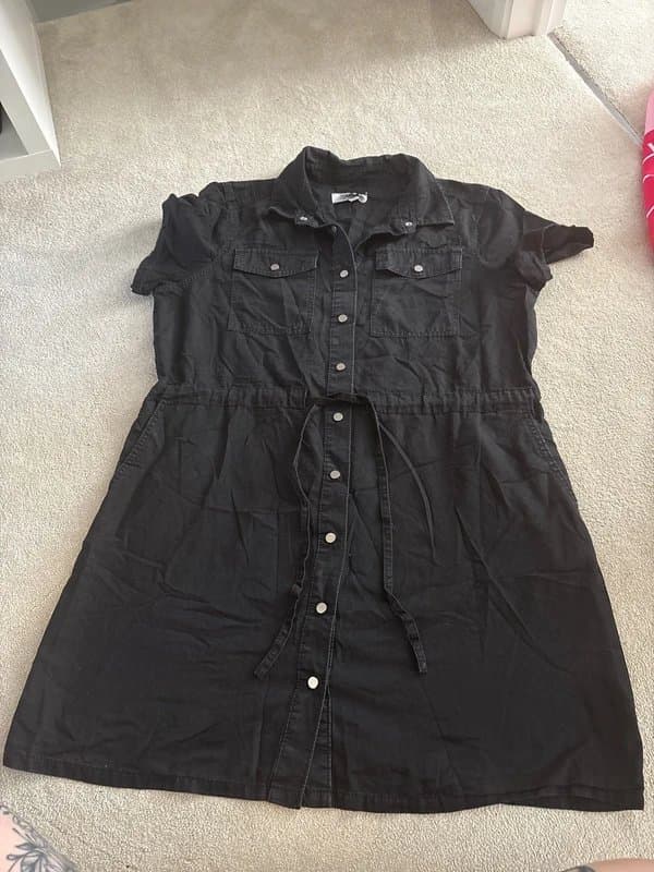 New Look Women’s black popper dress size 16