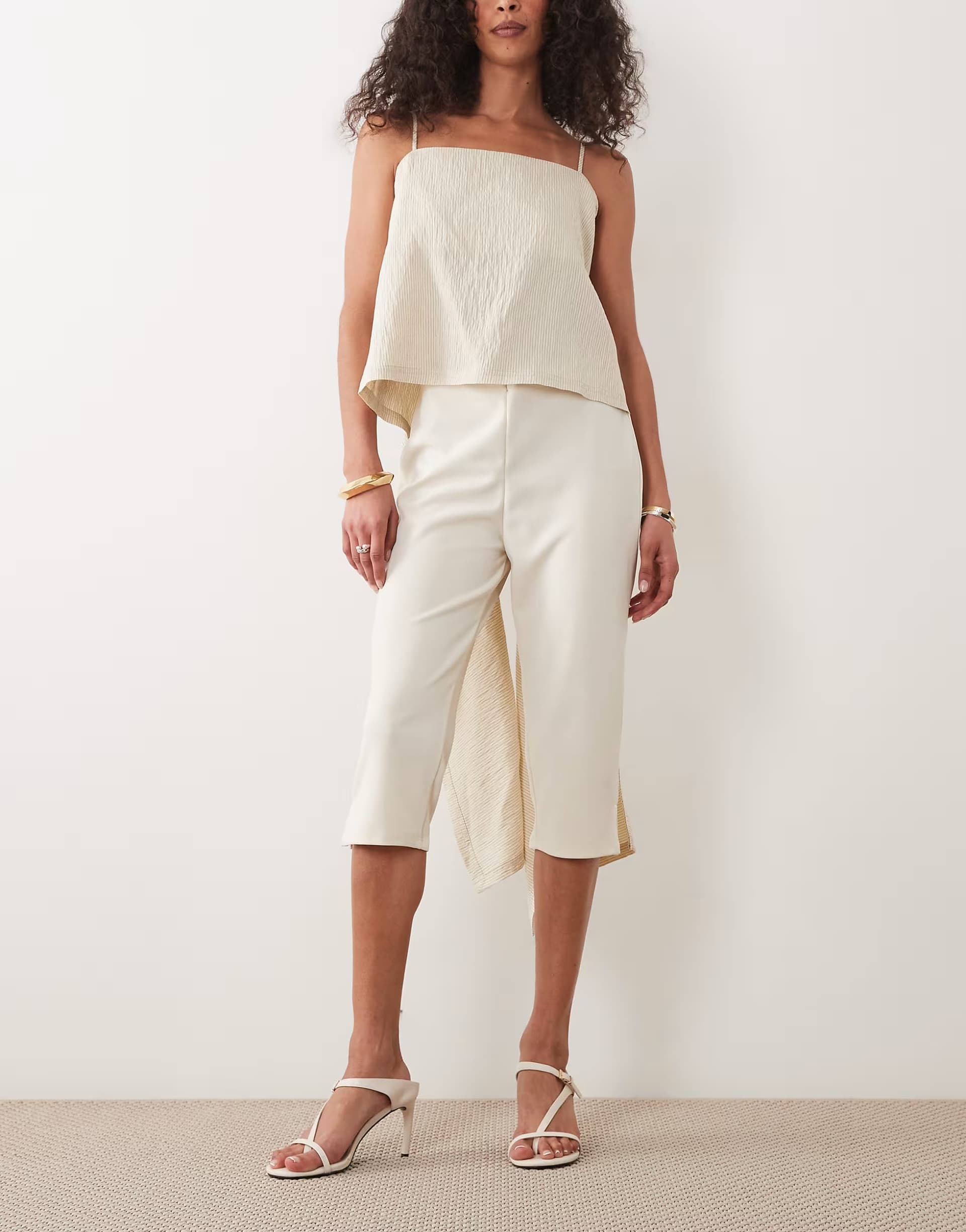 ASOS ASOS DESIGN capri trousers with side split in cream