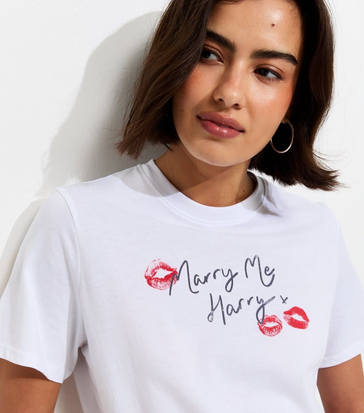 New Look Women's White Cotton Lips Logo T-Shirt New Look