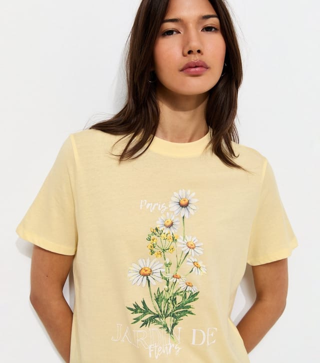 New Look Women's Light Yellow Cotton Daisy Print Relaxed T-Shirt New Look - 2