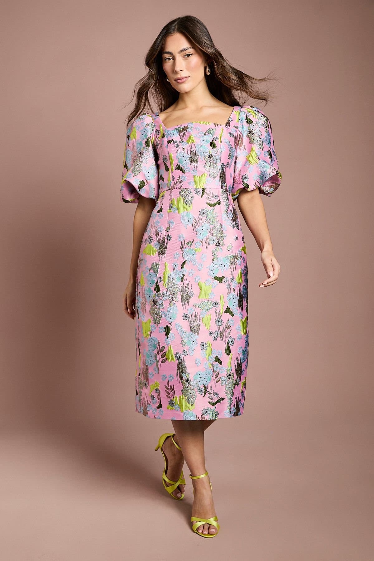 Coast Coast Women's Jacquard Puff Sleeve Square Neck Pencil Dress in Pink