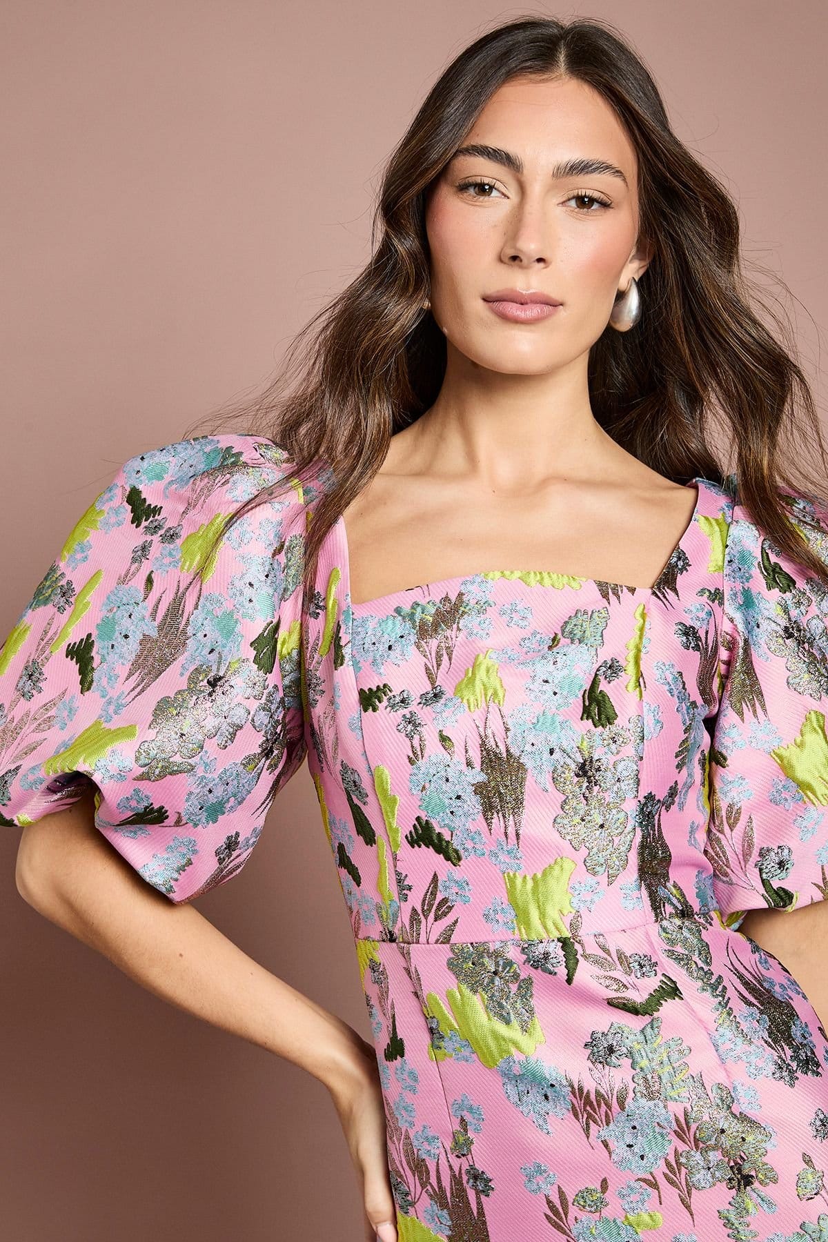 Coast Coast Women's Jacquard Puff Sleeve Square Neck Pencil Dress in Pink - 4