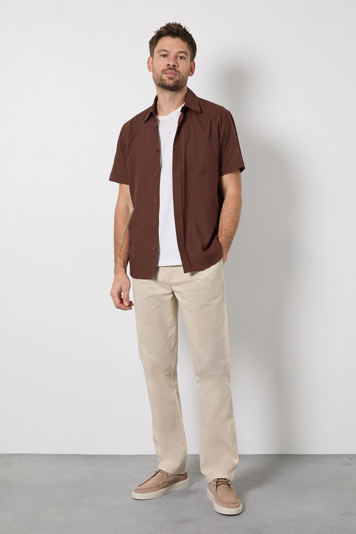 Burton Burton Men's Beige Pleat Front Straight Fit Chino Trousers