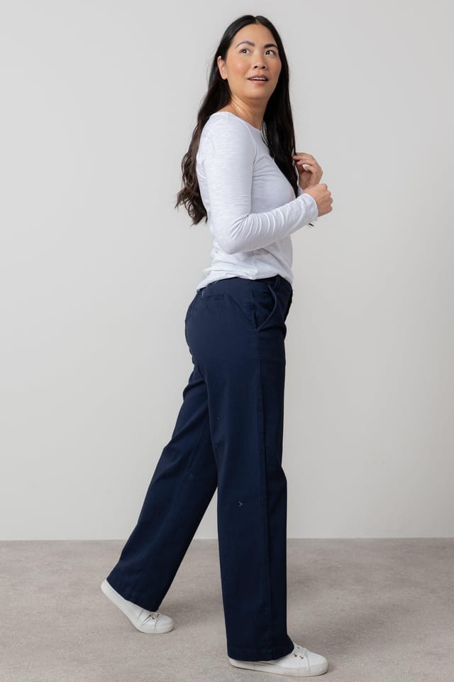 Lily & Me Lily & Me Women's Dockside Stretch Twill Full length Wide Leg Trousers in Navy - 3
