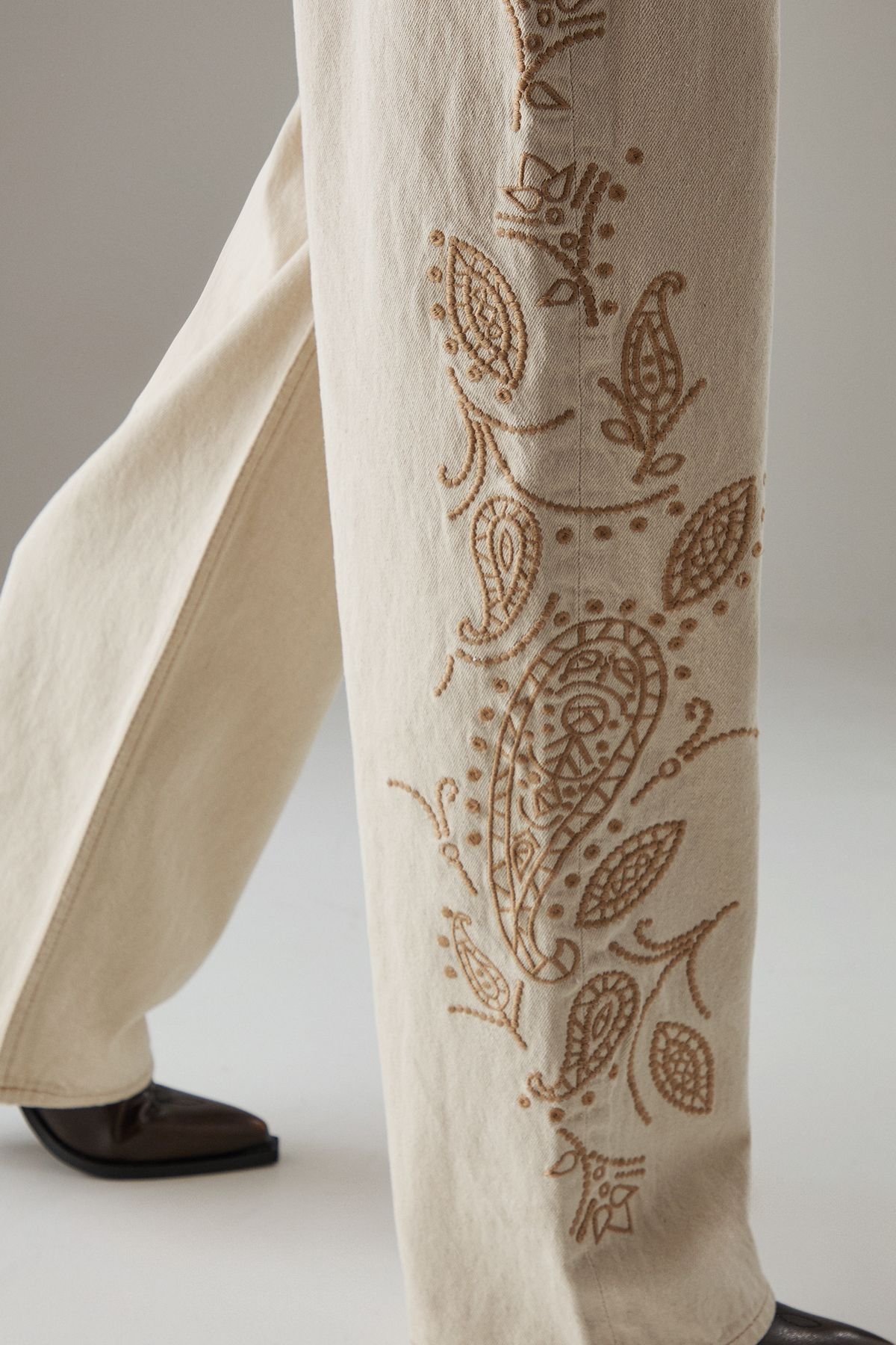 Warehouse Warehouse Women's Embroidered Denim Dad Jeans in Ecru - 4