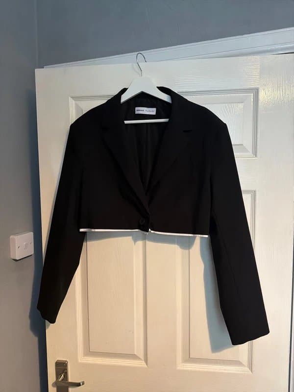 Bershka Bershka black crop top blazer