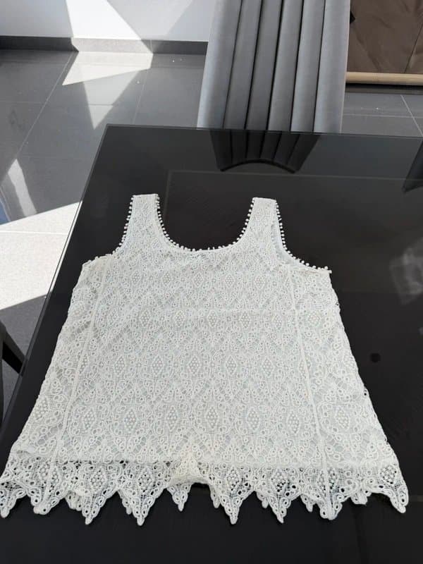 New Look Ladies pretty top size medium